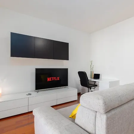 Large Duplex With Private Terrace Gluck Appartamento