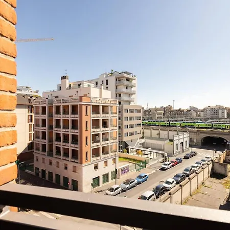 Large Duplex With Private Terrace Gluck Appartamento